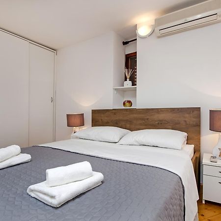 Apartment Marconi Rovinj Exteriör bild